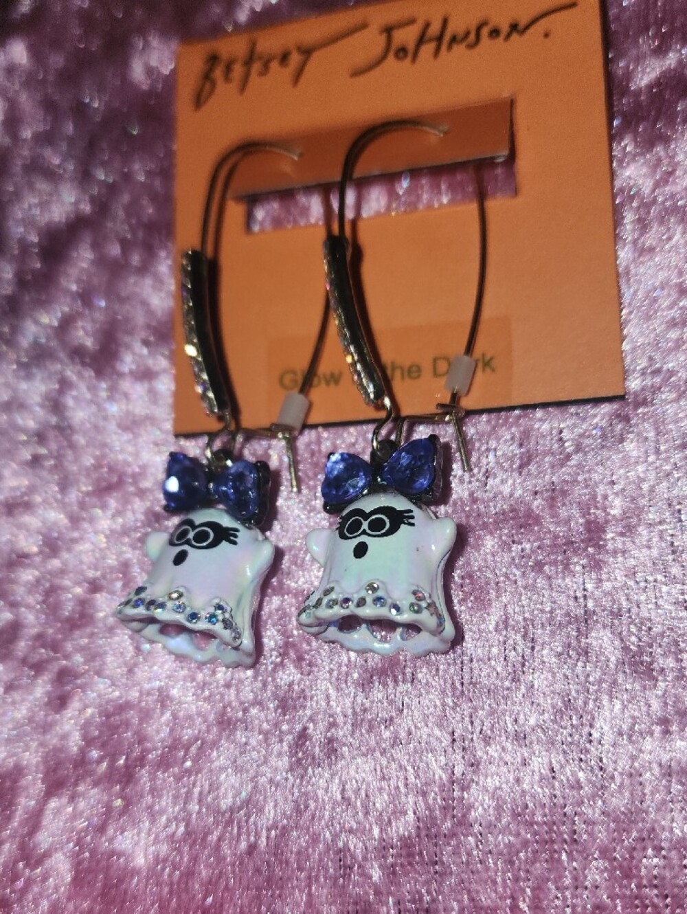 👻💜NWT Betsey Johnson Ghost Earrings / Glow In the Dark 👻✨️ - Picture 3 of 7